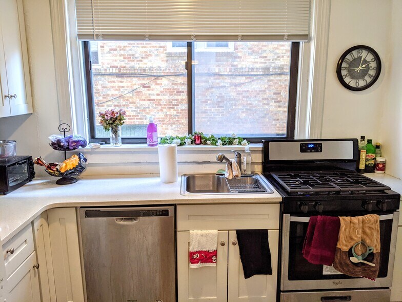 2br apartment #1 - 5624 Hempstead Rd