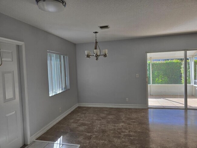 Building Photo - 4768 SW 14th Ct