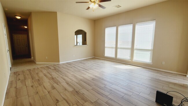Building Photo - 14747 Briceland Springs Dr