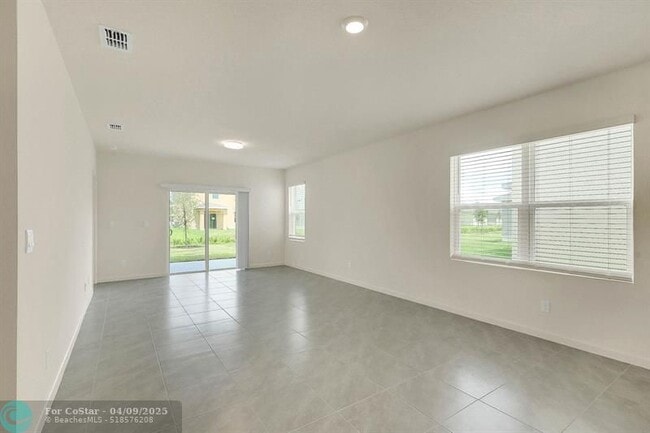 Building Photo - 12259 Rimini Wy