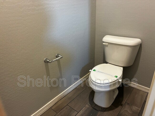 Building Photo - 10326 E Corbin Ave