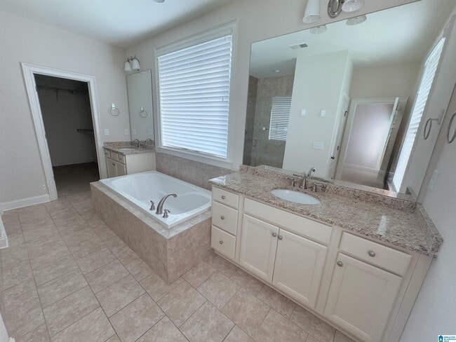 Building Photo - 4872 Heritage Hills Way