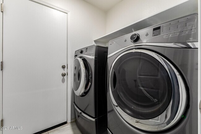 Building Photo - 40489 W Helen Ct