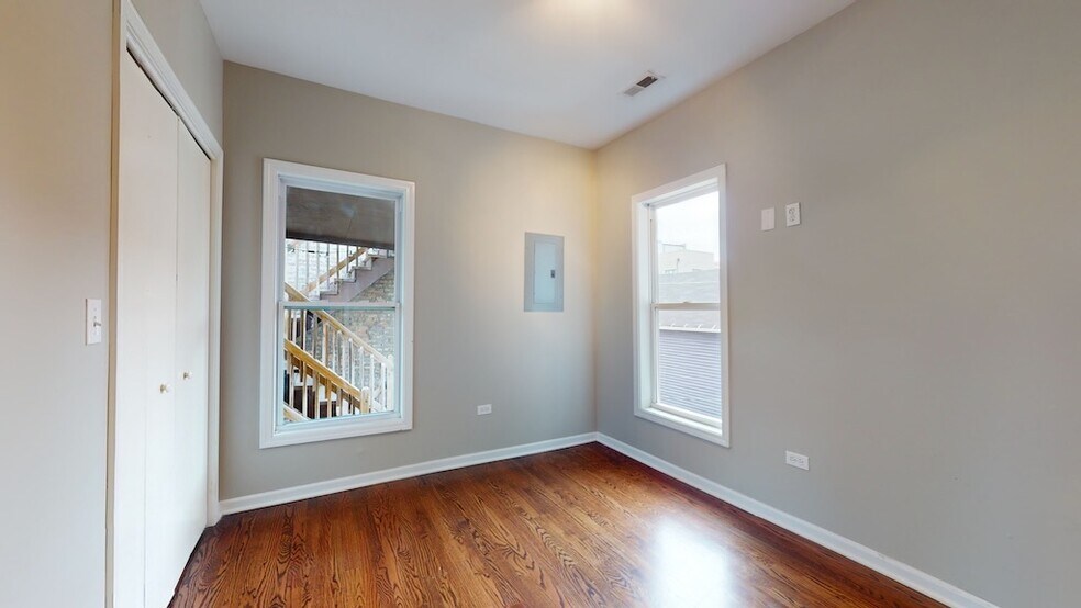 Building Photo - 2101 W Fletcher St