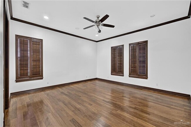 Building Photo - 3101 Santa Rita St