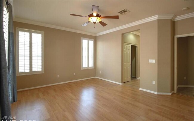 Building Photo - 10488 Riva De Fiore Ave