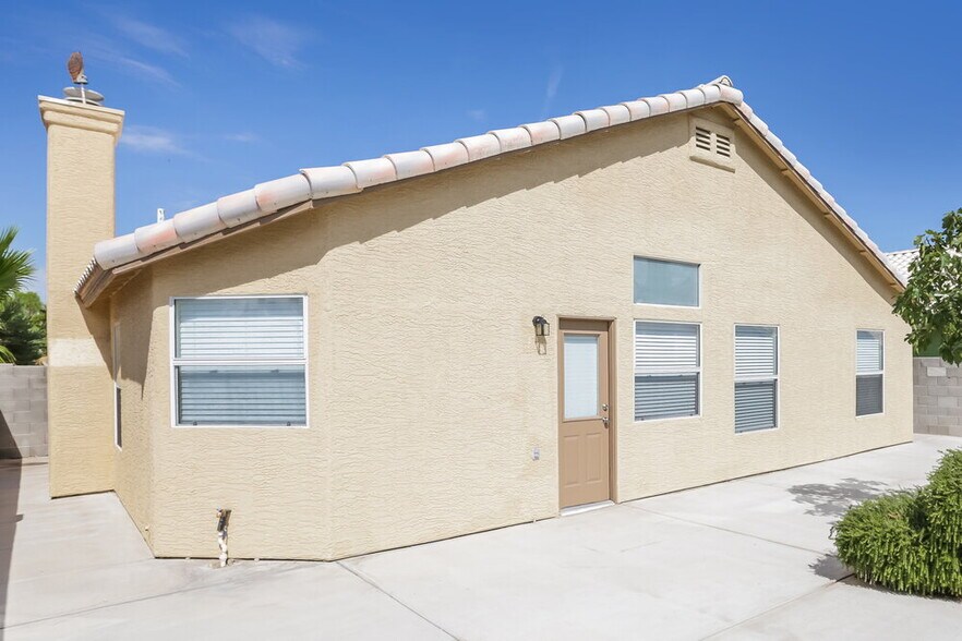 Building Photo - 5514 Night Swim Ln