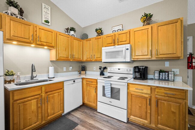 Building Photo - 20 Pearl St