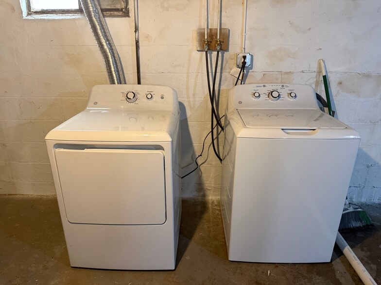 Building Photo - 8621 North Ave