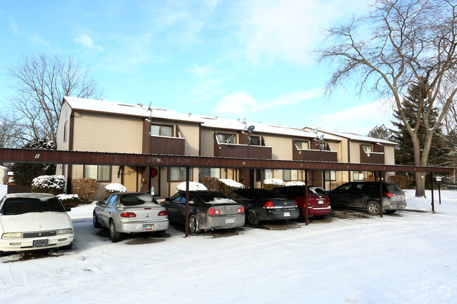 Mason Manor Apartments - Mason Manor Townhouses & The Meadows