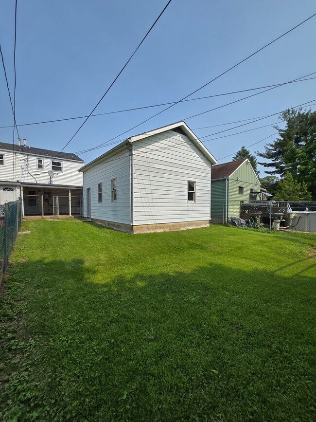 Building Photo - Charming 3-Bedroom Home in Quiet Cul-de-Sa...