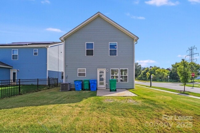 Building Photo - 12915 Hill Pine Rd