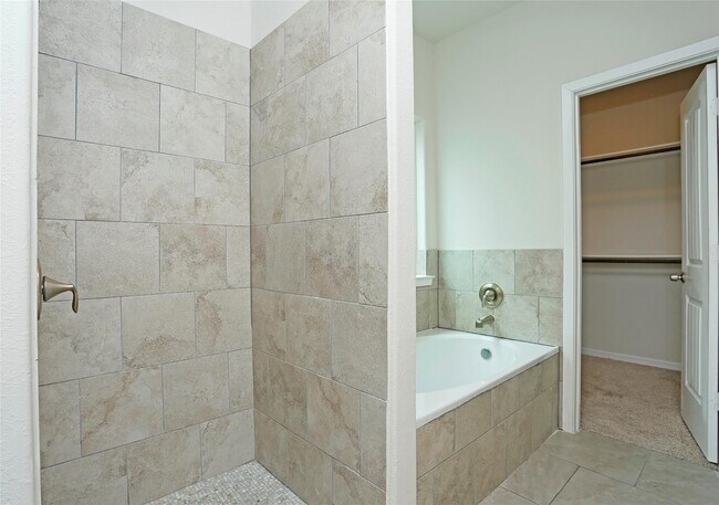 Building Photo - 13823 Leabrandon Ln