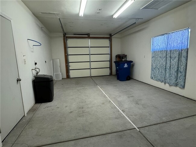Building Photo - 1729 Ramar Rd