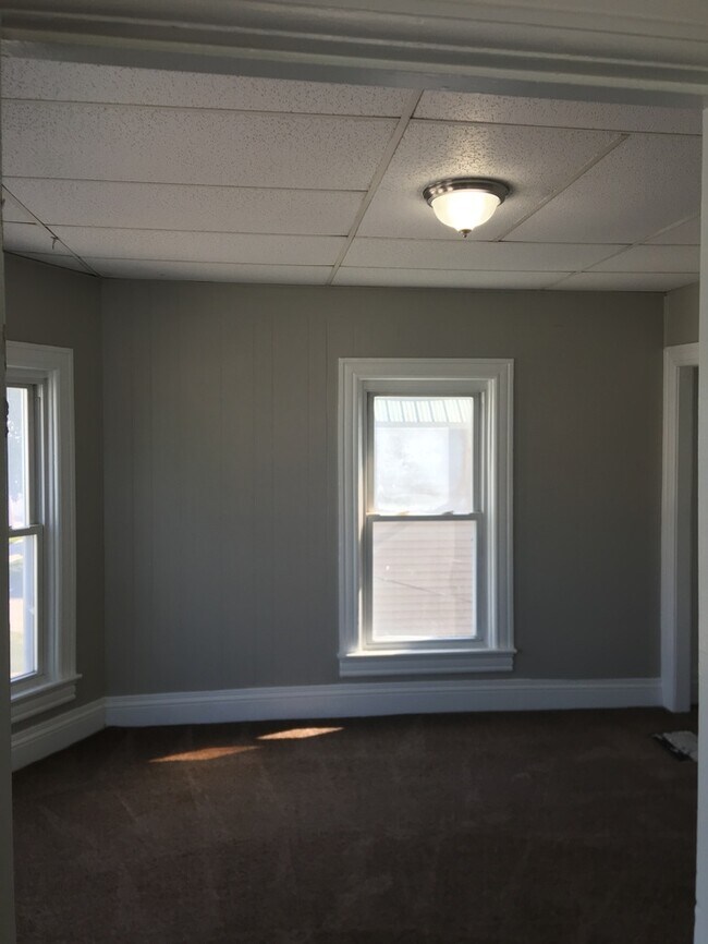 Building Photo - Gorgeous 5 bedroom 2 bath located on friendly neighborhood for rent!!!