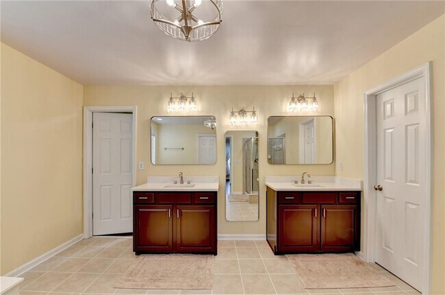 Building Photo - 770 Pimlicon Pl