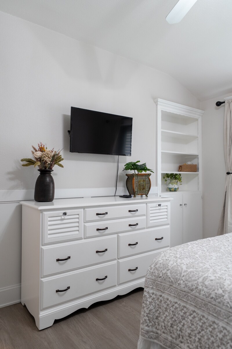 Building Photo - 10838 Newcomb Ave