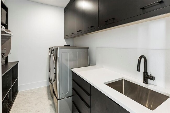 Building Photo - 6715 Halcyon Way
