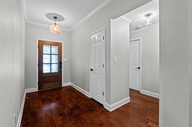 Building Photo - 309 Creek Ridge Ln