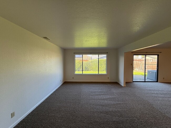 Building Photo - Single story home located in the Stonewood neighborhood!