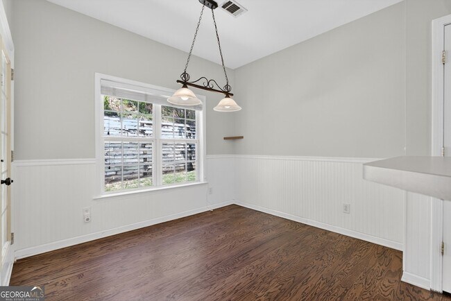 Building Photo - 28 Stonehenge Ct