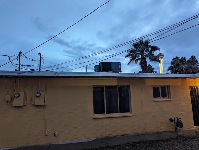 Building Photo - 1304 Rexford Pl