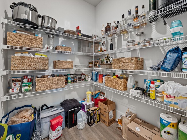 Building Photo - 338 Edgewater Wy