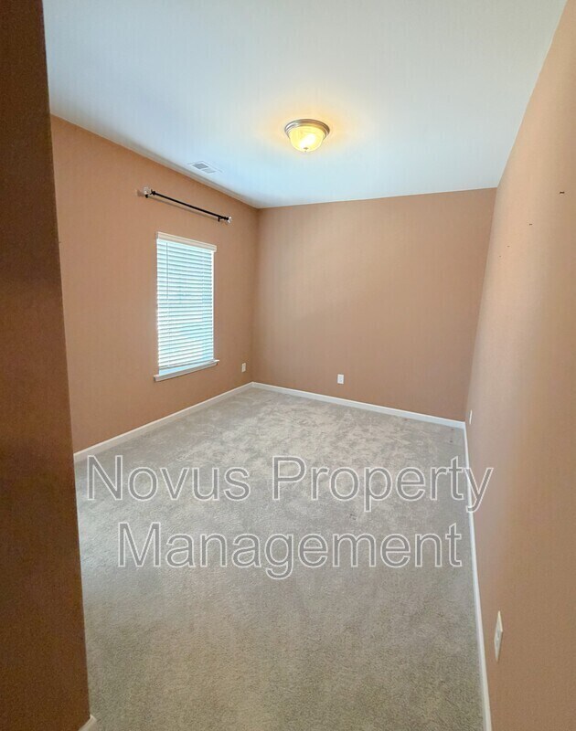 Building Photo - 204 Asher Dr