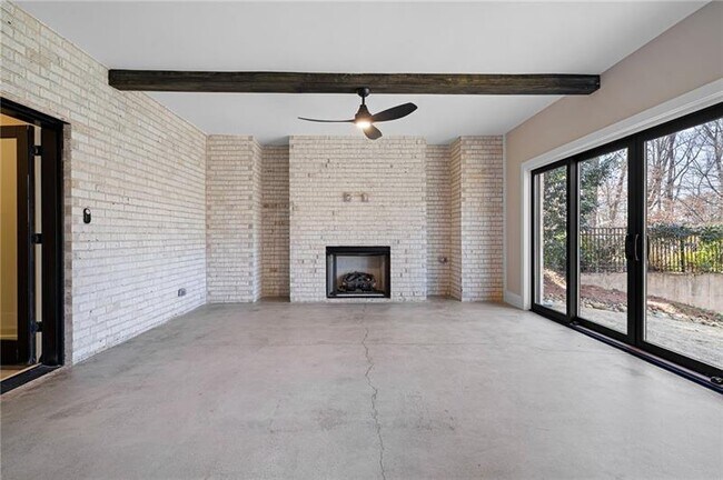 Building Photo - 1380 Wayne Ave NE