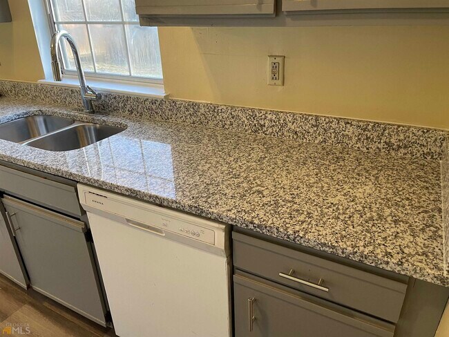 Building Photo - 10399 Briarbay Dr