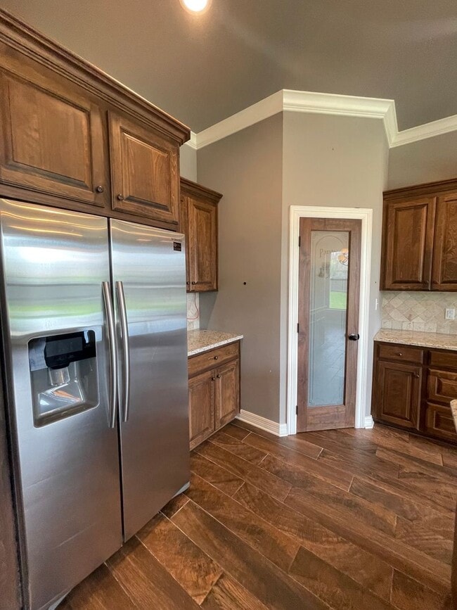 Building Photo - Stunning 4-Bedroom 3-Bath Home for Lease i...