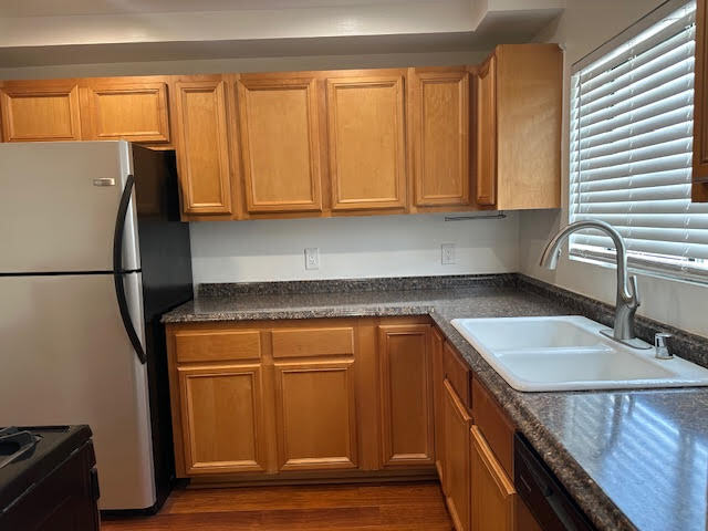 Kitchen - 4370 Troost Ave