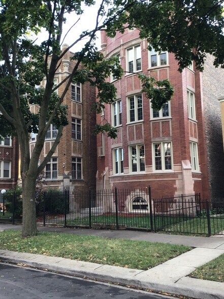 Building Photo - 8048 S Marshfield Ave