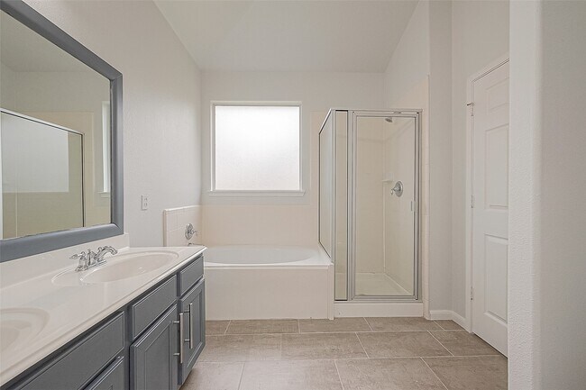 Building Photo - 6406 Applewood Forest Dr