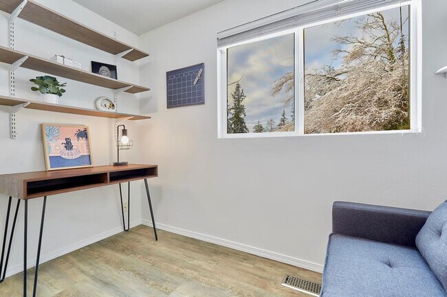 Building Photo - 629 212th St SW