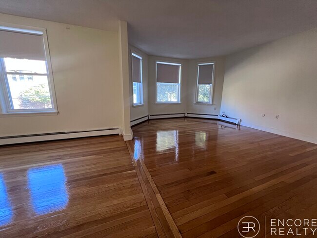 Building Photo - 310 Tappan St