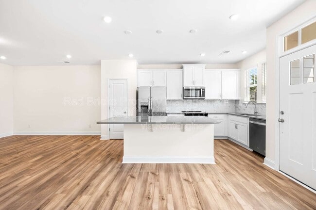 Building Photo - 1528 Cedar Tree Dr