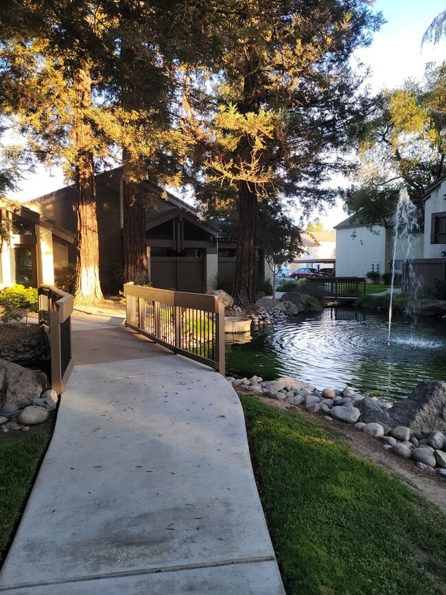 Building Photo - Condo in the most desired gated community ...