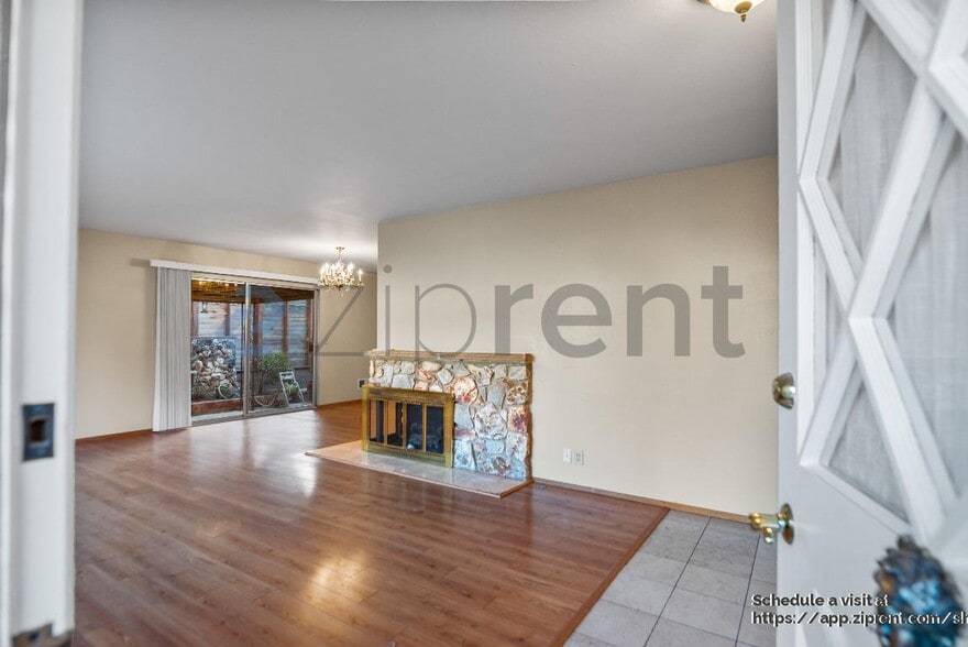 Building Photo - 452 Cirrus Ave