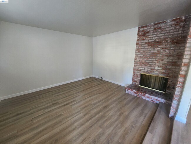 Building Photo - 1829 Rosetree Ct