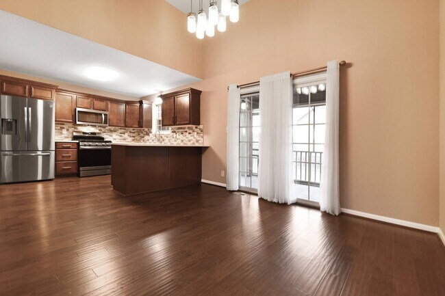 Building Photo - Pet Friendly Three Bedroom!