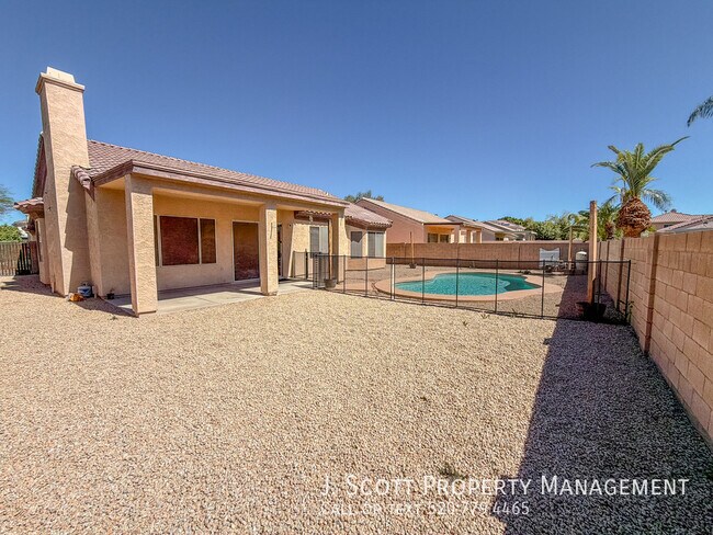 Building Photo - 279 W Desert Ave