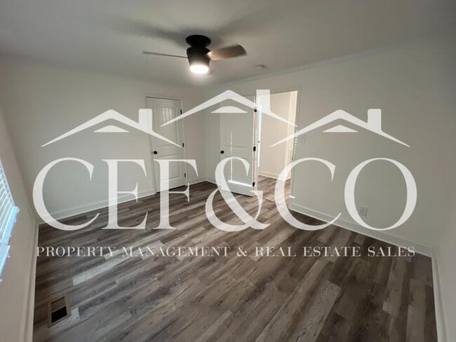 Building Photo - 7107 SC-215