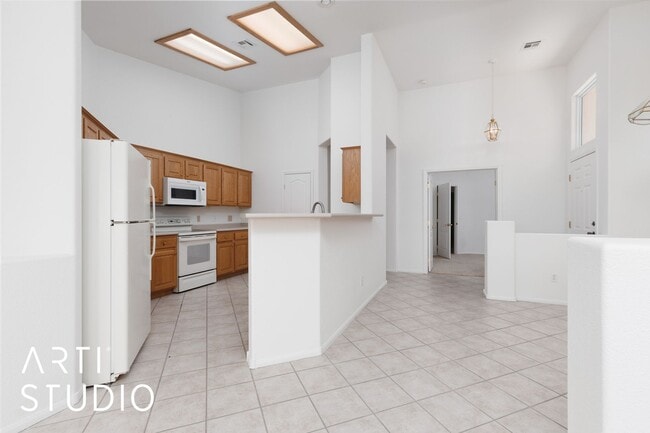 Building Photo - ***Sunset Greens 3 Bedroom 2 Bath Unfurnis...