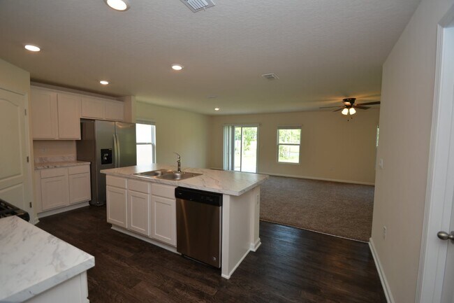 Building Photo - 664 Grand Reserve Dr