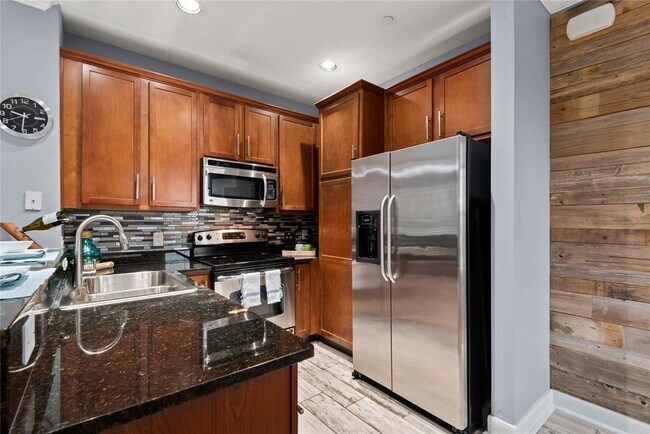 Building Photo - 3001 Murworth Dr
