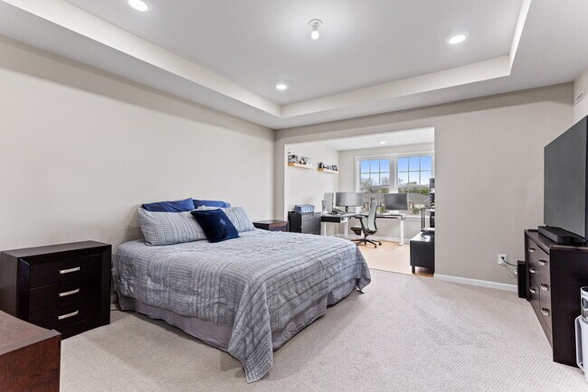 Building Photo - 1675 Addison Cir