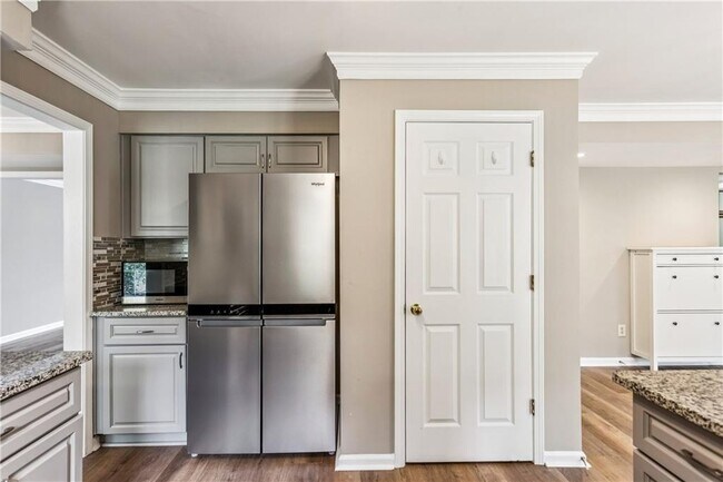 Building Photo - 52 Bridle Ln