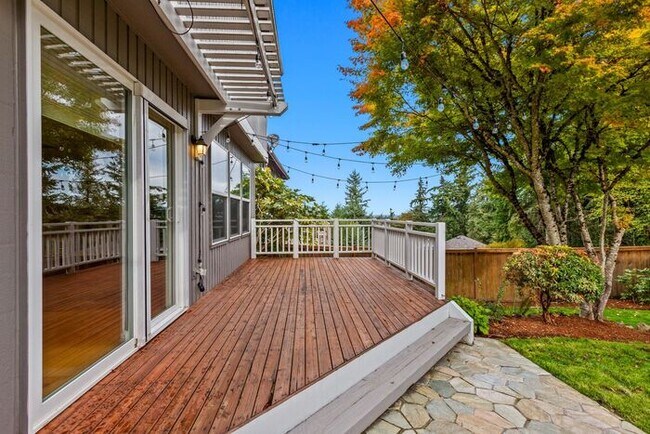 Building Photo - Air Conditioned Newcastle Beauty in Covete...