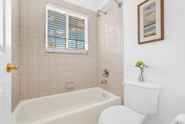 Building Photo - 1427 NW 34th Way